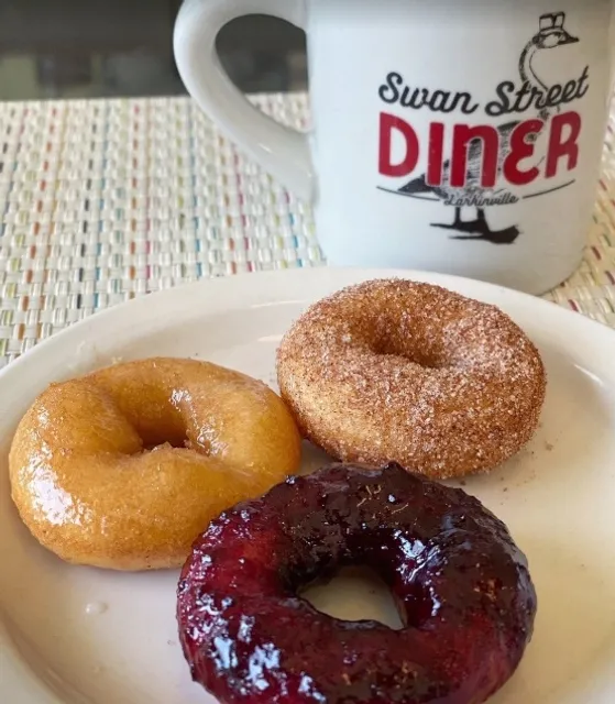 A Cozy American Breakfast Spot