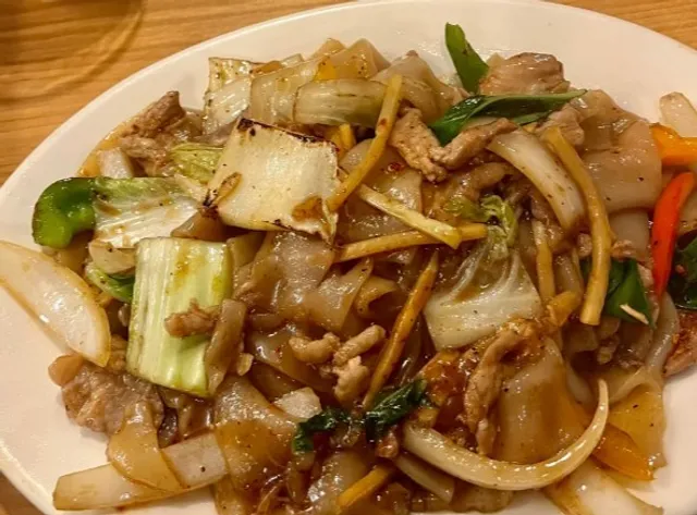 Ocha Thai Noodle 🍜🌿 | A Cozy Thai Comfort Food Haven