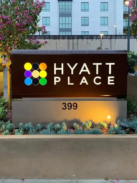 If You're Visiting Los Angeles, Stay in Pasadena!! 🏨✨