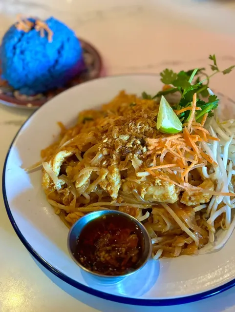 San Francisco Food | Super Popular Thai Cuisine Finally Tried!