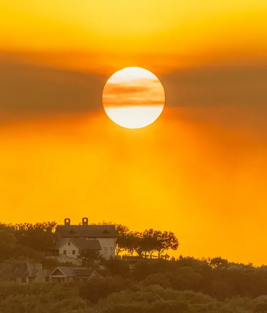  Weekend Sunset Magic at Mount Bonnell, Austin! 🌴