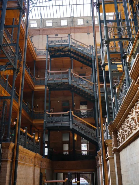 🌆📸The Timeless Charm of Bradbury Building 🏛️