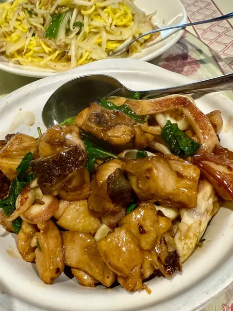 Michelin-Recommended Taiwanese Cuisine: Eat Joy Food 