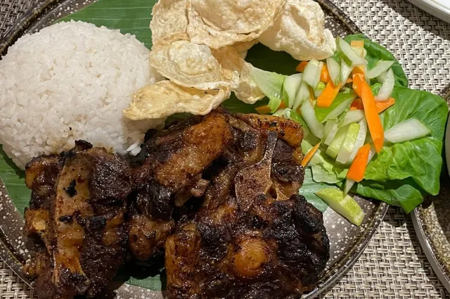 The oxtail soup you must try when coming to Indonesia.