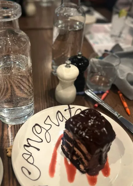 🍽️ Burton's Grill & Bar | Classic American Comfort in Carytown