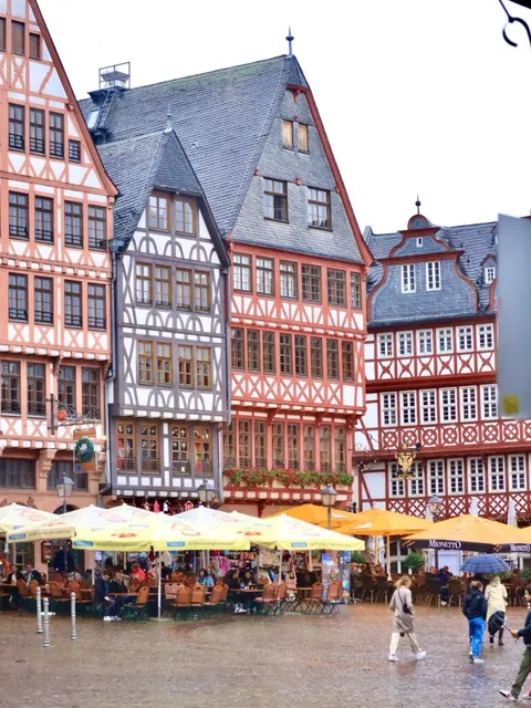 🇩🇪 The Ultimate Frankfurt Guide - All You Need in One Post! 📖