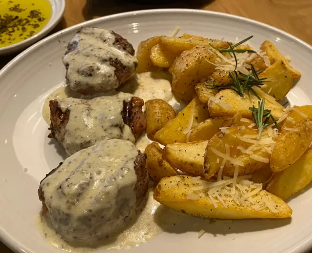 "Restaurante Abbraccio" - An Italian Pasta Restaurant in São Paulo