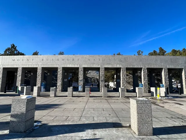 Mount Rushmore in Winter — Absolutely Worth the Trip! 🏔️❄️