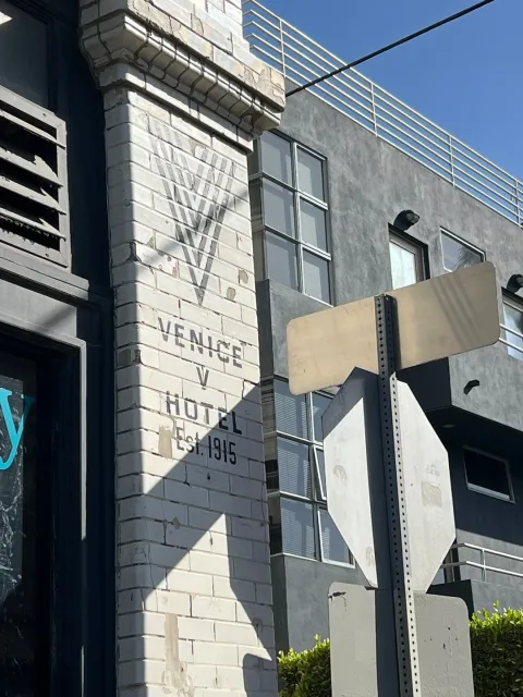 Trendy hotel right on the Venice Beach boardwalk