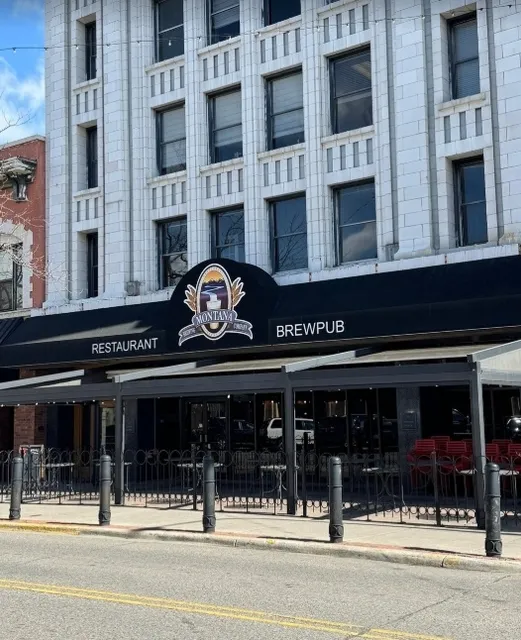 A Relaxed American-style Dining Bar