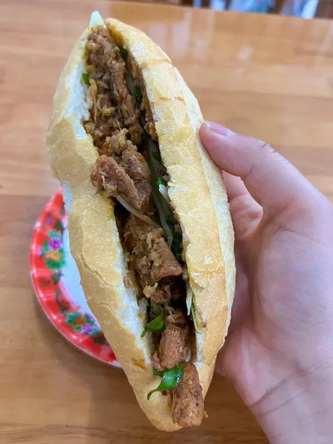 🇻🇳 Hoi An’s MUST-TRY Bánh Mì! 🥖✨