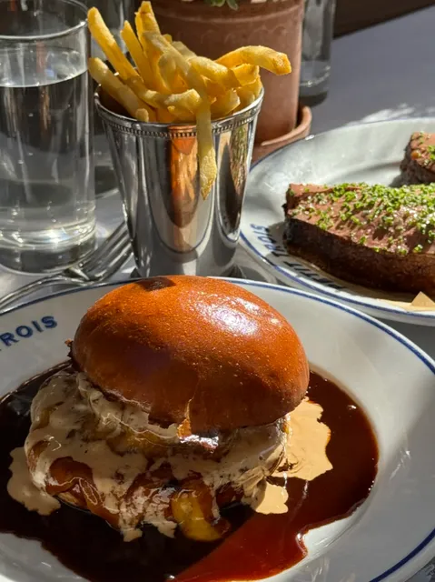 🇺🇸｜Petit Trois – Is This Really LA’s Best Burger? 🍔