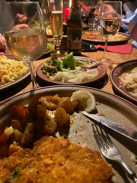 🇩🇪 Super Chill German Bistro in Heidelberg | Schnitzelbank 🍖