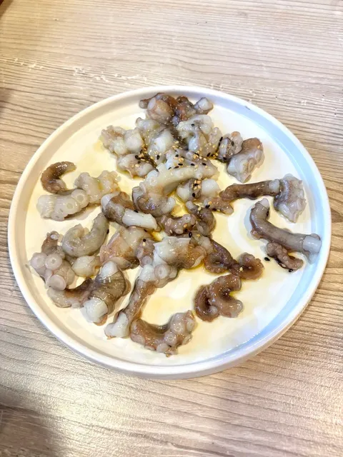 Irvine Eats｜Moving Octopus Sashimi 🐙 + Grilled Beef Intestine Hot Pot