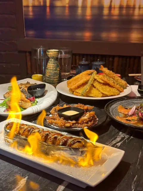 Dreamy Floral Sushi Spot in Santa Monica 🌸｜Pretty & Affordable