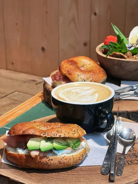 🇪🇸 Southern Spain Free & Easy Itinerary (40°C Survival Guide!) ☀️🌶️