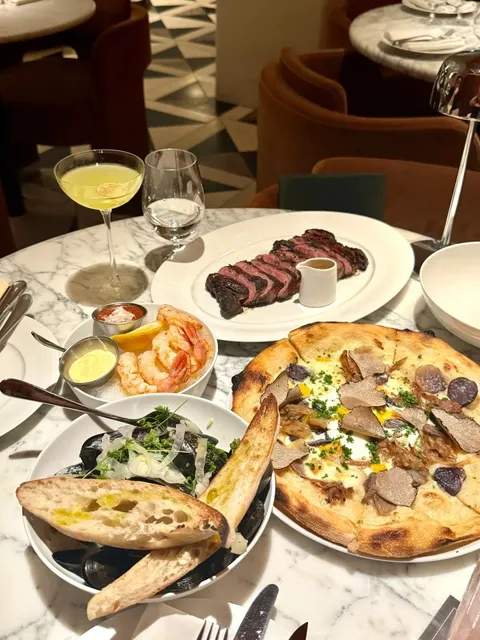 ​​🍸 Daphne | Toronto's Chic Little Gem for "Pretty Dining"​​