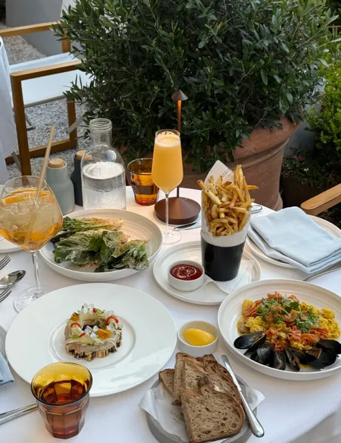  The Terrace – Better-Than-Expected & Pretty 🍾