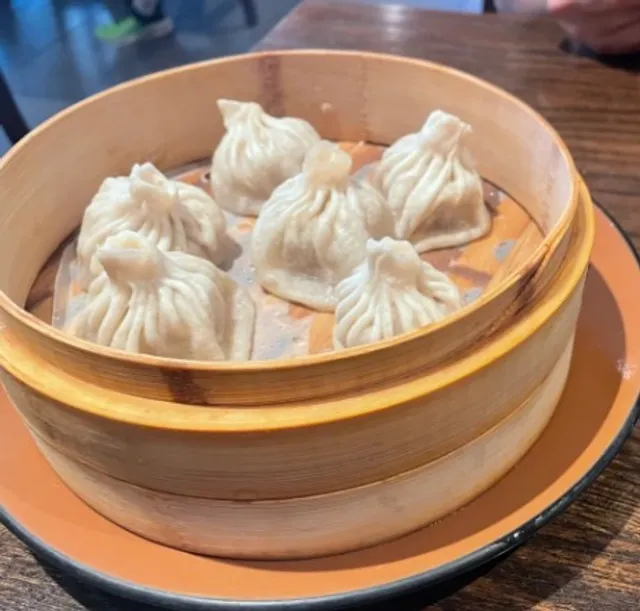 🍲 PF Chang's | Familiar Asian Flavors in a Spacious, Lively Setting