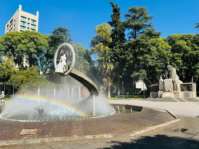 🇦🇷 Mendoza: Where Andes Meet Vineyards 🍷🏔️