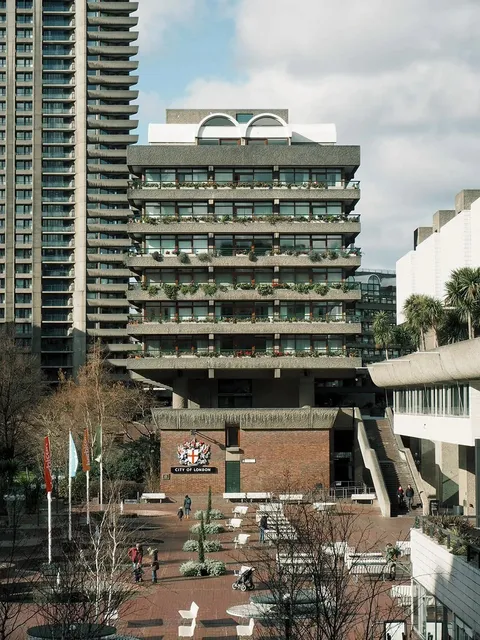 ​​🇬🇧 Barbican Centre | London’s Brutalist Masterpiece​​