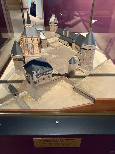 🇫🇷 Chambéry: A Medieval Alpine Gem at the Foot of the French Alps 🏰