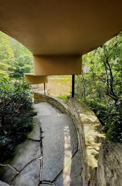 🏞️ Fallingwater | Frank Lloyd Wright's Masterpiece in Nature