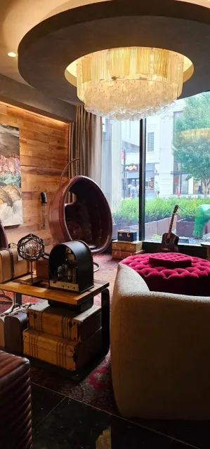 A Stylish Getaway in Nashville 🏙️✨