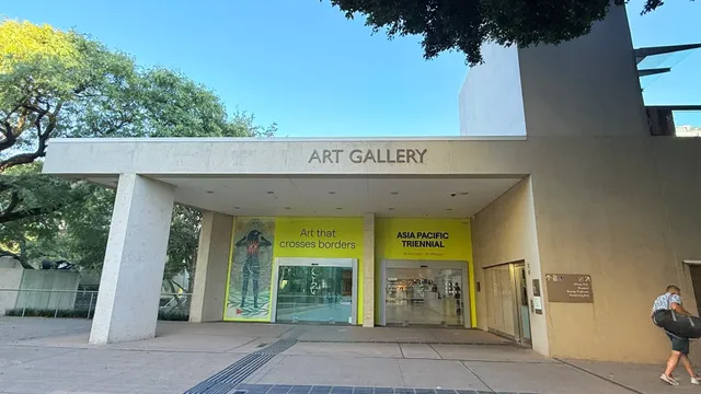🇦🇺 Brisbane Art Gallery: A Must-Visit Cultural Gem! 🎨