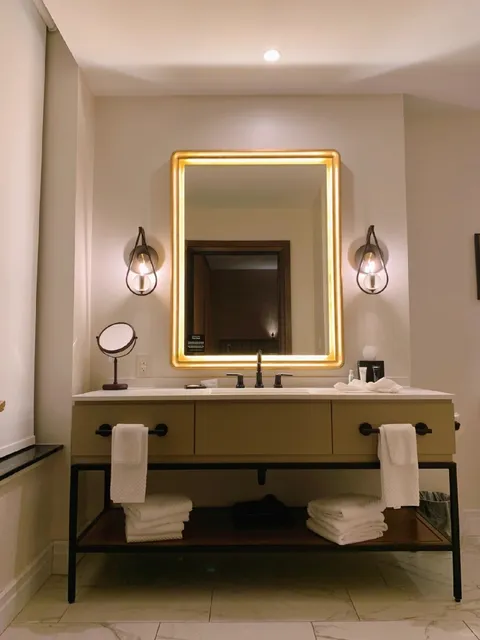 Omaha, Nebraska: Buffett’s Hometown & Hidden Gems! 🌽✨