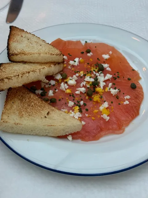 A French Restaurant That Creates Special Menus for Every Holiday 🍷