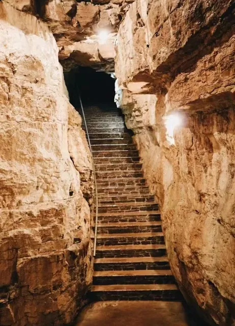 Have a good time in Ontario Caves Adventure 