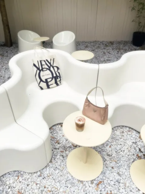 GreenBurg Cafe｜A Hidden Green Oasis in the City