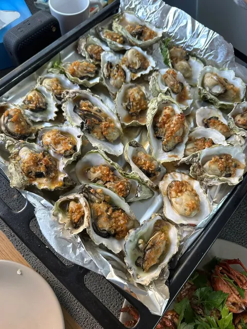 A Day at Martin Plage in Saint-Brieuc: Seafood Foraging Adventures! 🌊