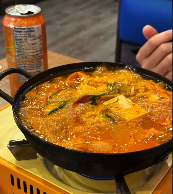 🌧️ Vancouver North Surrey｜Must-Visit Comfort Food - Korean Army Stew 