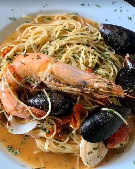 Pavarotti Restaurant Bar y Pizzeria: An Italian Opera Feast