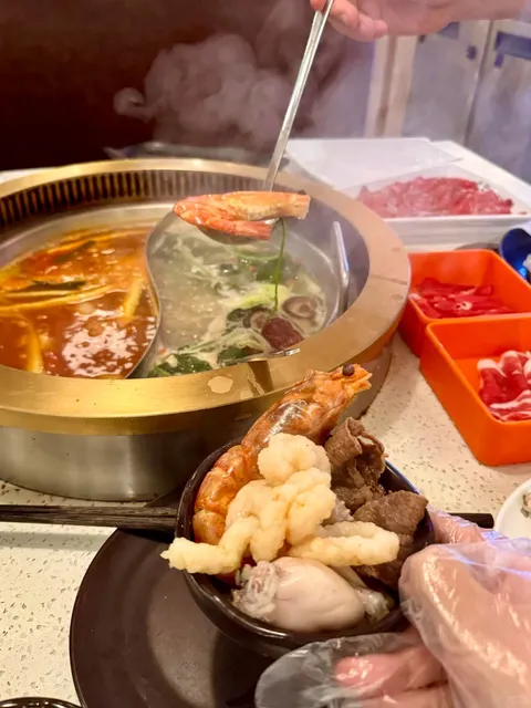 LA Hot Pot AYCE Is So Good! Oysters & Wagyu All-You-Can-Eat