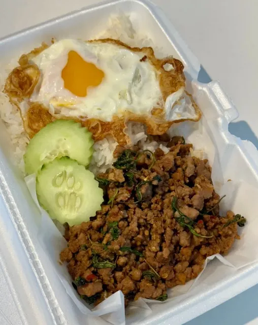HOT GRAINZ: A Taste of Thailand in Minnesota! 🌶️🍛
