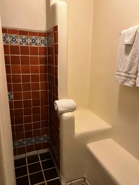 Taos, NM｜Stay in a Unique Adobe Airbnb 🏠