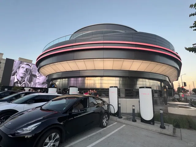 Who Understands the Vibe at This Tesla-Themed Diner? 🚗⚡