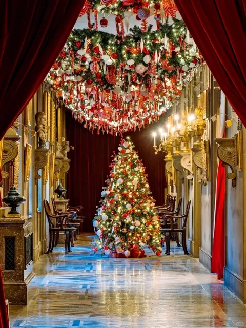 Will you accompany me to Chatsworth House for Christmas this year? 🎄
