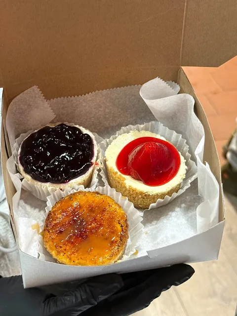 New York’s 50-Year-Old Cheesecake Legacy! 🍰