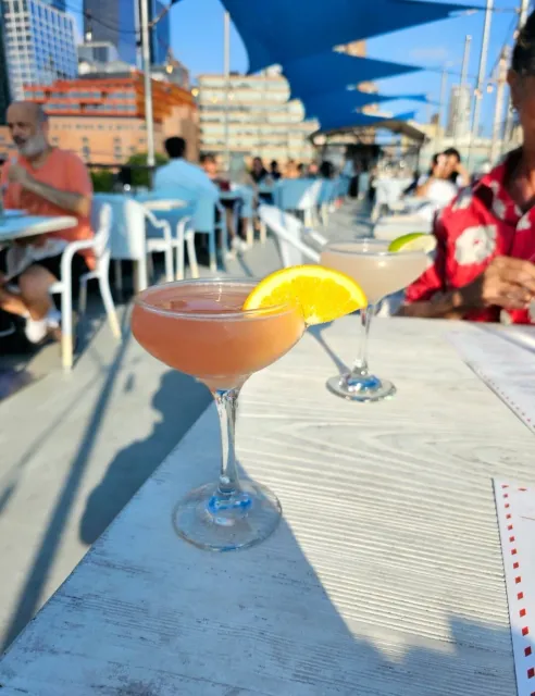 An Unforgettable Seafood Experience 🚢🌆