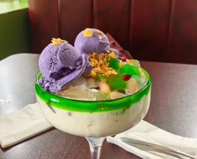 Niagara Falls Food Guide | Must-Try & Avoid