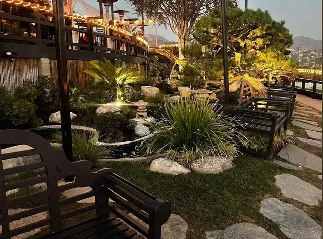 🇺🇸 A Japanese Restaurant Built on a Hollywood Hilltop 🏔️🍣