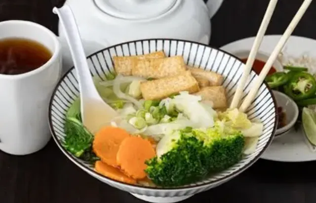 Pho Bowl: A Warm Bowl of Vietnamese Comfort in Every Spoonful! 