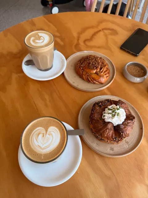 🇮🇪 A Perfect Day Trip to Greystones: Pastries & Seaside Vibes! 🌊☀️