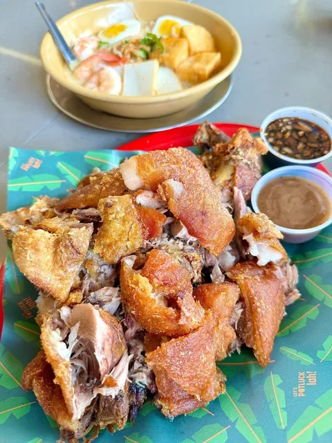 This Crispy Pork Knuckle Will Make You Cry Tears of Joy! 🍖😭