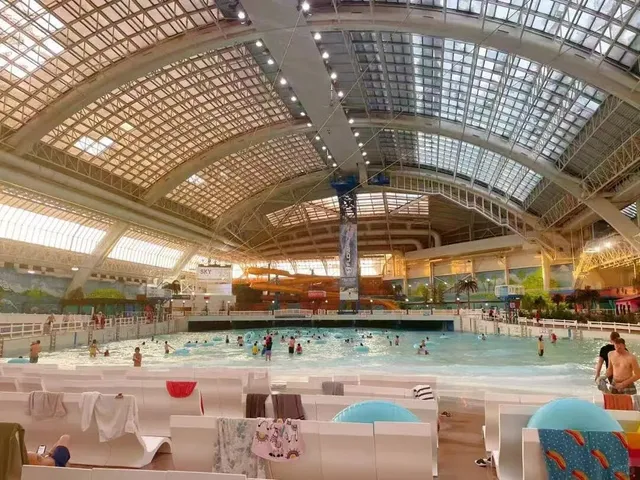 🌿❄️ Edmonton's Mega Indoor Water Park: Winter Escape! 🛝☀️
