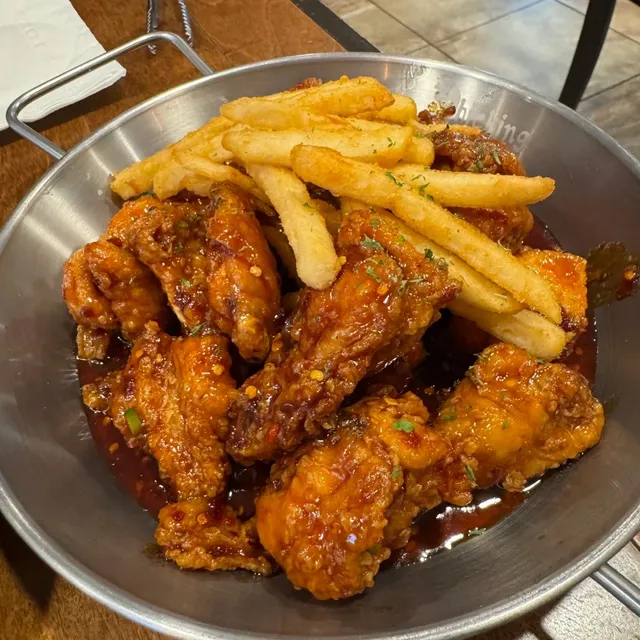 🇰🇷 Halifax Downtown | Korean Fried Chicken Adventure at Chicking 🍗
